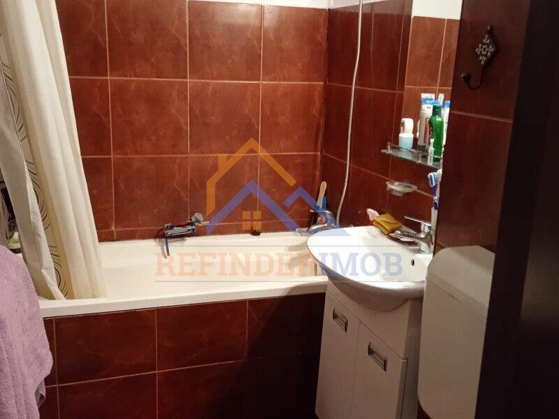 Titan Apartament de vanzare cu 2 camere, zona Titan - Parc IOR